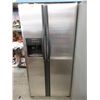 Image 1 : Frigidaire Side by Side Fridge/Freezer