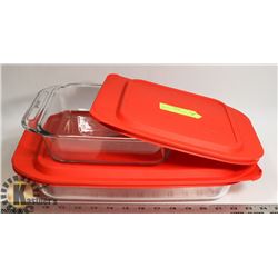 PYREX RECTANGULAR PANS WITH LIDS (2)