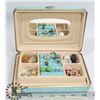 Image 1 : VINTAGE JEWELRY BOX WITH JEWELRY
