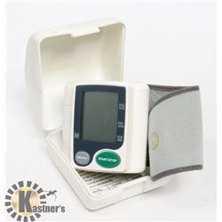 DIGITAL BLOOD PRESSURE MONITOR- HEALTH & LIFE CO.