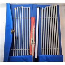 21)  SET OF KNITTING NEEDLES IN
