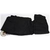 Image 1 : 3 NEW PAIRS OF SZ 16 LADIES BLACK WALKING SHORTS