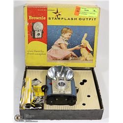 BROWNIE HAWKEYE STARFLASH CAMERA WITH BOX