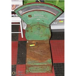 VINTAGE TRAINER PEERLESS POSTAL SCALE