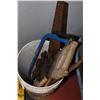 Image 1 : 5 HANDSAWS AND 3 KEYHOLE SAWS IN WHITE BUCKET