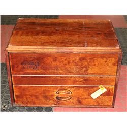 VINTAGE WOODEN BREAD BOX