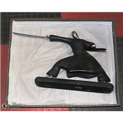SAMURAI  WARRIOR  STATUE