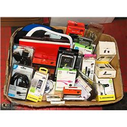 LARGE FLAT OF ELECTRONIC ACCESSORIES