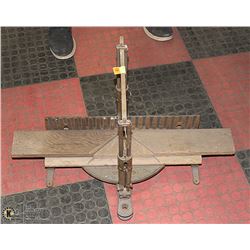 ANTIQUE PROFESSIONAL SAW MITRE BOX