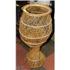 Image 1 : WICKER PLANTER STAND.