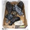 Image 1 : BOX OF VARIOUS SOAPSTONE CARVING FIGURES