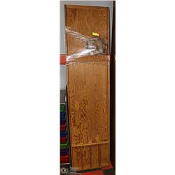 TABLETOP SHUFFLEBOARD AND PUCKS