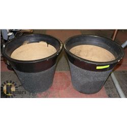 LOT OF 2 CERAMIC FLOWER PLANTERS