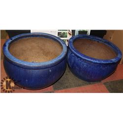 LOT OF 2 CERAMIC FLOWER PLANTERS