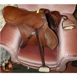 ENGLISH RIDING SADDLE