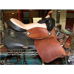 WESTERN SADDLE ENGRAVED LEATHER 15"