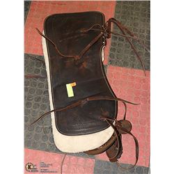 LEATHER AND SHEEPSKIN SADDLE PAD