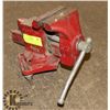 Image 1 : SMALL BENCH VISE