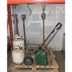 PALLET OF UNCLAIMED MERCHANDISE.