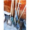 Image 1 : BUNDLE OF GARDEN TOOLS