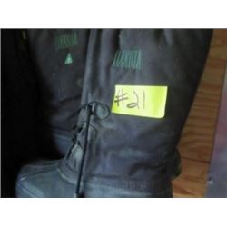 STEEL TOE WINTER BOOTS (SIZE 13)