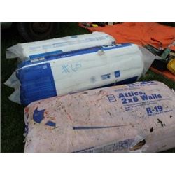 3 BAGS OF INSULATION