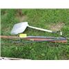 Image 1 : ALUMINUM SHOVEL, FORK, BAR, PIPE