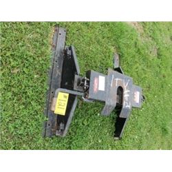 FIFTH WHEEL HITCH