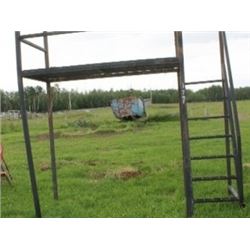 METAL STAND C/W GRATING DECK