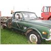 Image 2 : CHEV CUSTOM/20 1 TON C/W BALE PICKER