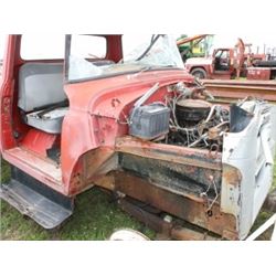 IH TRUCK C/W WOOD DECK (PARTS ONLY)