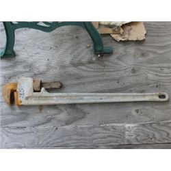 APPROX. 36" PIPE WRENCH