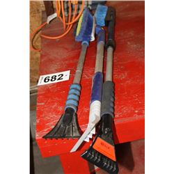 SNOW BRUSHES