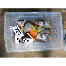 TOTE WITH VARIOUS TRAILER LITES