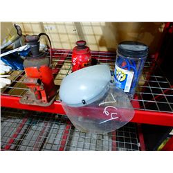 2 HYDRAULIC JACKS & BUNGEE CORDS