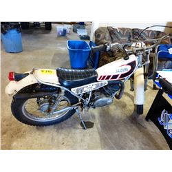 APPROX. 1978 YAMAHA 175 DIRT BIKE