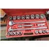 Image 1 : 12 PIECE SOCKET WRENCH SET IN RED CASE