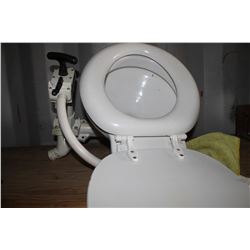 RV TOILET