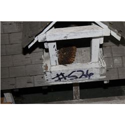 WHITE WOOD BIRD FEEDER