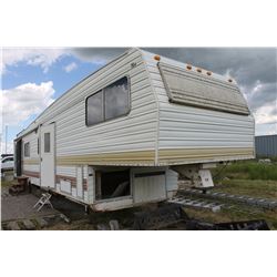 APPROX. 30' RANCH HOUSE HOLIDAY TRAILER