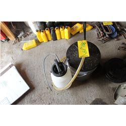 PUMP SPRAYER & OIL PAIL W/ PUMP