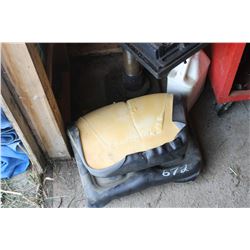 TRACTOR SEAT