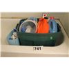Image 2 : TOTE WITH CLEANING SUPPLIES, LAUNDRY DETERGENT, ETC