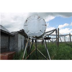 500 GALLON DOUBLE COMPARTMENT FUEL TANK & STAND