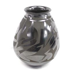 Mata Ortiz Highly Burnished Pottery Jar, Camacho