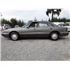 Image 8 : A12D --  1996 OLDSMOBILE 88 , Grey , 271509  KM's