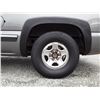 Image 10 : F3 --  1999 CHEVROLET SILVERADO C1500 , Grey , 393356  KM's