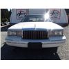 Image 2 : A12D --  1993 LINCOLN TOWN CAR CARTIER , White , 278866  KM's "NO RESERVE"