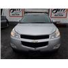 Image 2 : E5 --  2009 CHEVROLET TRAVERSE LT , Silver , 138863  KM's