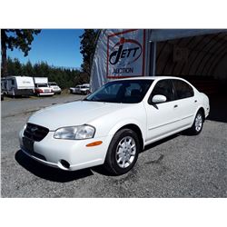 E2 --  2001 NISSAN MAXIMA GXE , White , 148868  KM's